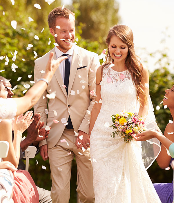 husband and wife at Moke wedding